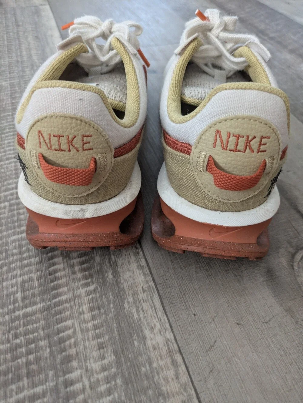 Nike Air Max Pre-Day SE Sun Club Low Top Light Orewood Brown Size 7 DM0037-100